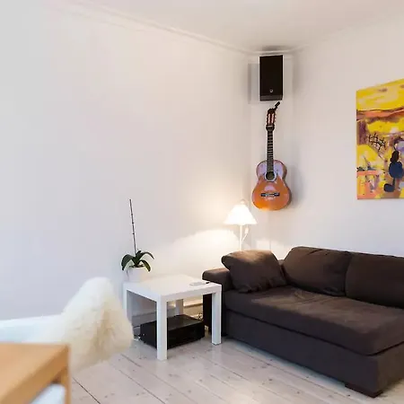 Central Full Equipped And Bright Apt.