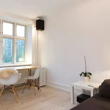 Central Full Equipped And Bright Apt. Lägenhet