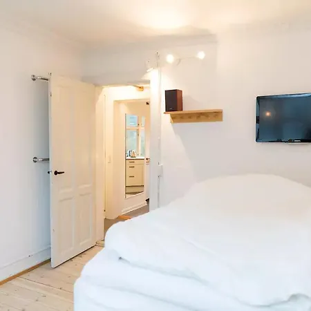 Central Full Equipped And Bright Apt.